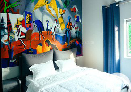 绥德对于酒店的墙体彩绘而言更注重哪些方面？